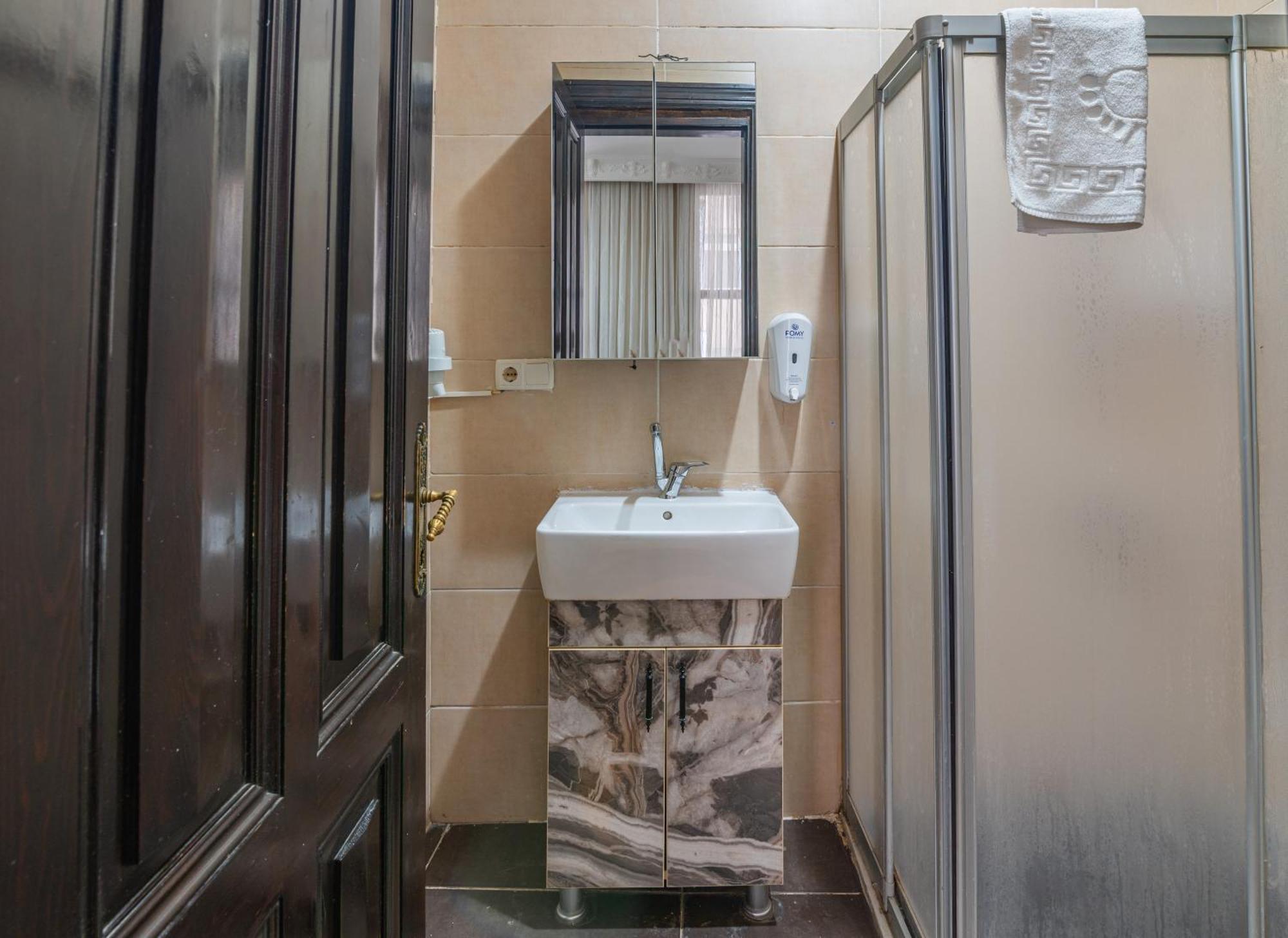 Nest Hotel Sisli Estambul Exterior foto